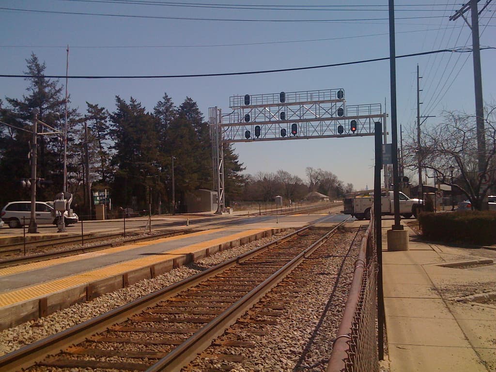The River Grove station platforms seen across Illinois Route 171